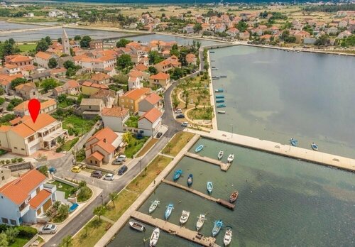 Bosko - 30m From the sea With Parking - A3, Забронировать Отель Отели в центре Нин, в центре, Парковка