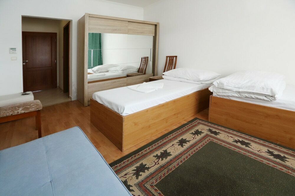 Hotel Nostalgia