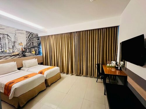 Avira Hotel Makassar, Забронировать Отель Отели провинции Южного Сулавеси с парковкой, Парковка