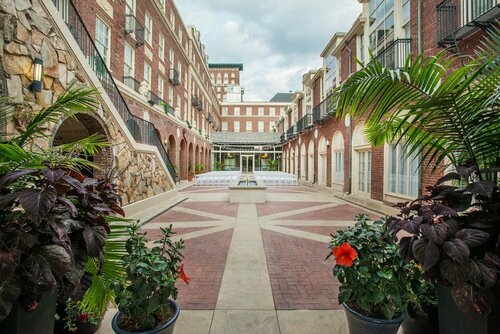 Magnolia Hotel, Забронировать Отель Омаха штат Небраска