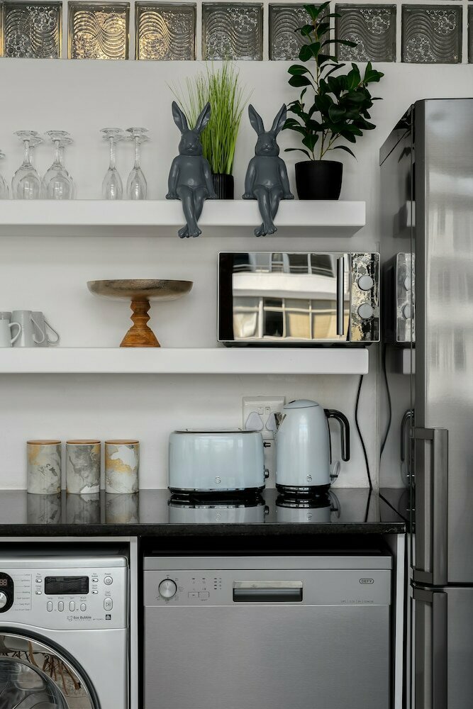 Mouille Grange 608, Cape Town
