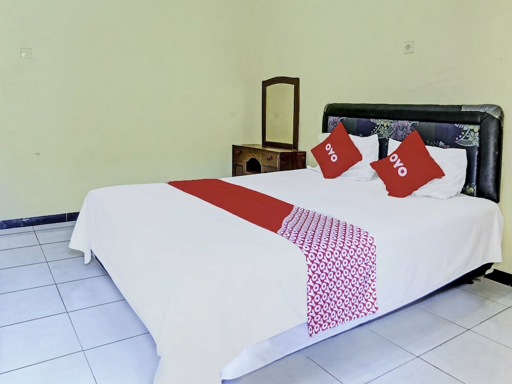 OYO 92387 Ratu Homestay Syariah