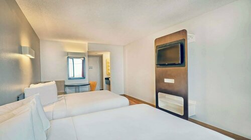 Suites Los Angeles CA Los Angeles LAX, Забронировать Мотель Отели Инглвуд с бассейном, Бассейн