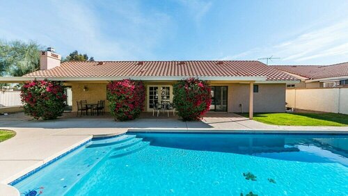 North Phoenix 6 Bedroom With Guest House & Pool!, Забронировать Гостевой дом Финикс Phoenix Metropolitan Area