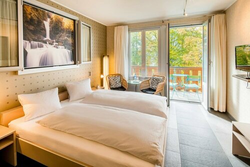 Hotel Lindenhof by Crossworld AG, Забронировать Отель Бриенц Haslital