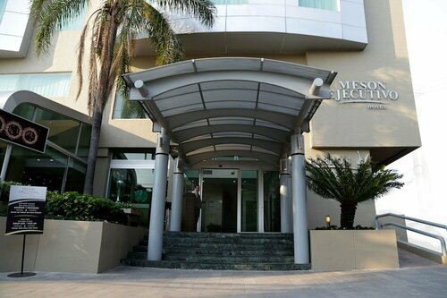 Mesón Ejecutivo Guadalajara - Nuevo Consulado Americano Monraz, Book Hotel Hoteller i Jalisco med parkering, Parkering