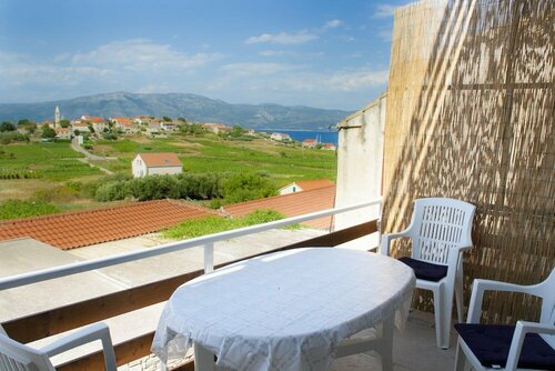 House Baglija, Забронировать Апартаменты/квартира Лумбарда Корчула, рядом с Пляж Билин Жал