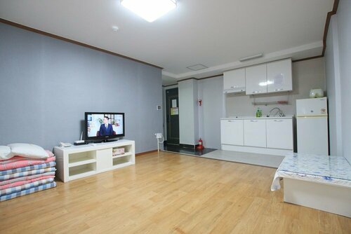 Hotel Valentine Gyeongju, Забронировать Отель Кёнджу провинция Кёнсан-Пукто, рядом с Парк аттракционов Gyeongju World