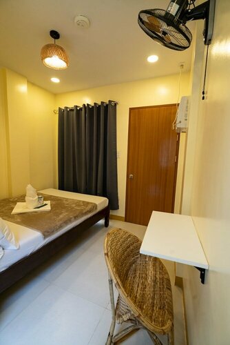 Cozy Coron Inn, Varaa Hotelli Coron Coron