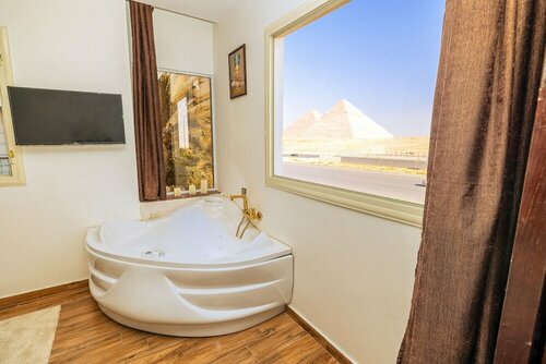 White Pyramids inn