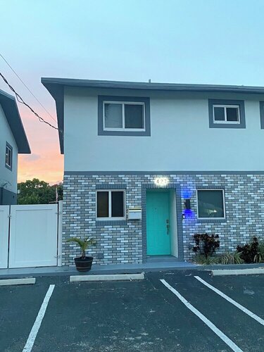 Tarpon Harbor Vacation Rentals, Забронировать Отель Отели Форт-Лодердейл с парковкой, Парковка