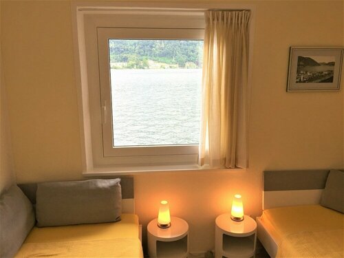 Direct on Lugano Lake: Take a Swim From Your Villa, Забронировать Вилла Отели Мендризио с парковкой, Парковка