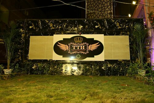 The Triumph Hotel, Забронировать Отель Отели штата Уттар-Прадеша с парковкой, Парковка