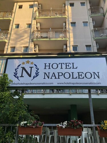 Hotel Napoleon, Забронировать Отель Отели Чезенатико с парковкой, Парковка