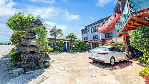 Jeju Sheyongmok Pension, Забронировать Гостевой дом Отели Чеджу с парковкой, Парковка