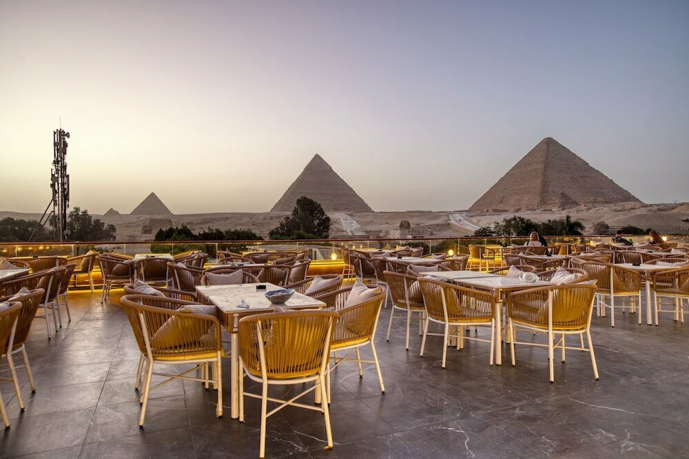 Tree Lounge Pyramids Palace Inn, Sphinx Giza