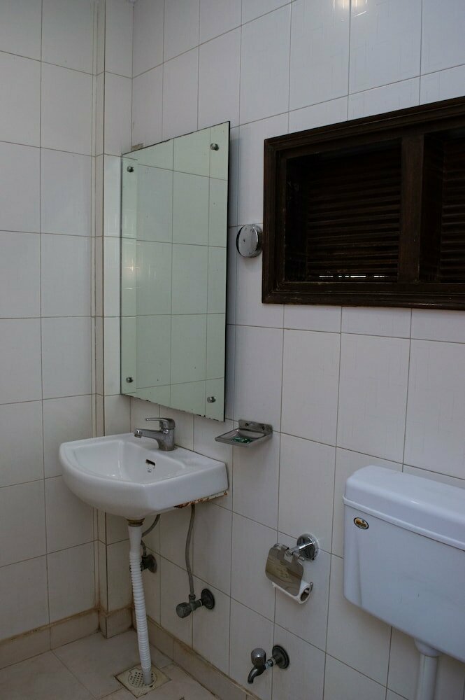 Hotel Hari Piorko - New Delhi Railway Station