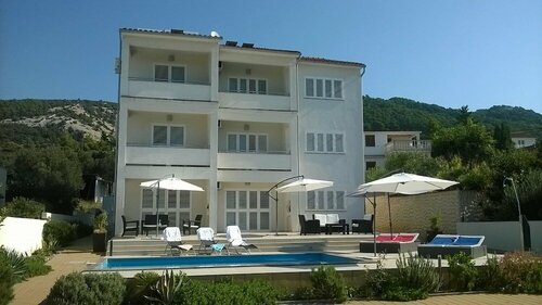 Apartment Markle, Забронировать Отель Отели Andrews с бассейном, Бассейн