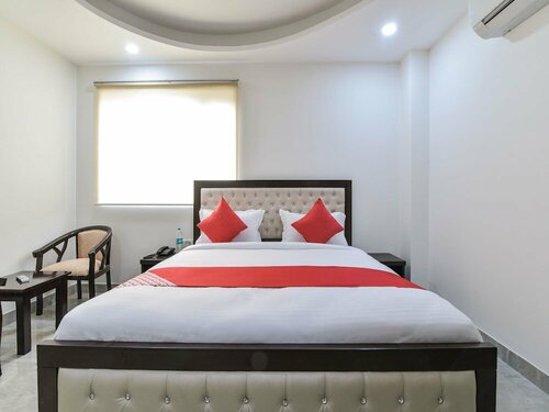 OYO 25086 Hotel Prince Plaza, Забронировать Отель Западный Дели 