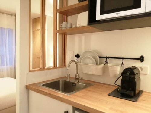 Studios confort  VILLA VOLTAIRE, Забронировать Вилла Отели Аньер-сюр-Сен с парковкой, Парковка