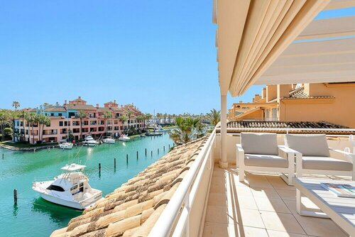 YOLO Spaces – Sotogrande Ocean View Penthouse, Забронировать Апартаменты/квартира Сан-Роке Коста-де-ла-Лус