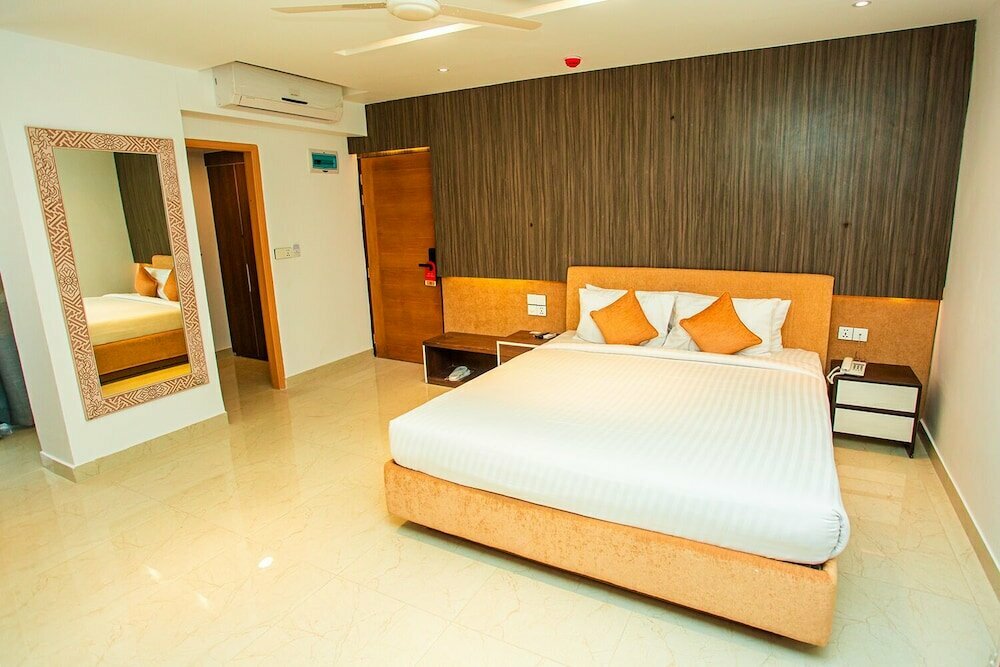 Royal Raj Hotel