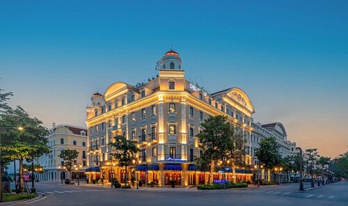 Grand Fleuve Boutique, Book Boutique Hotel Quang Ninh hoteller med pool, Swimmingpool