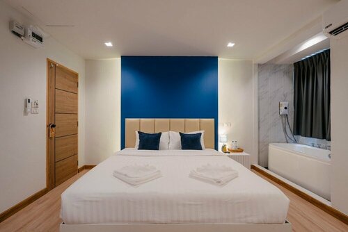 Blue Rabbit Phuket, Забронировать Отель Бан-Тха-Кренг Пхукет