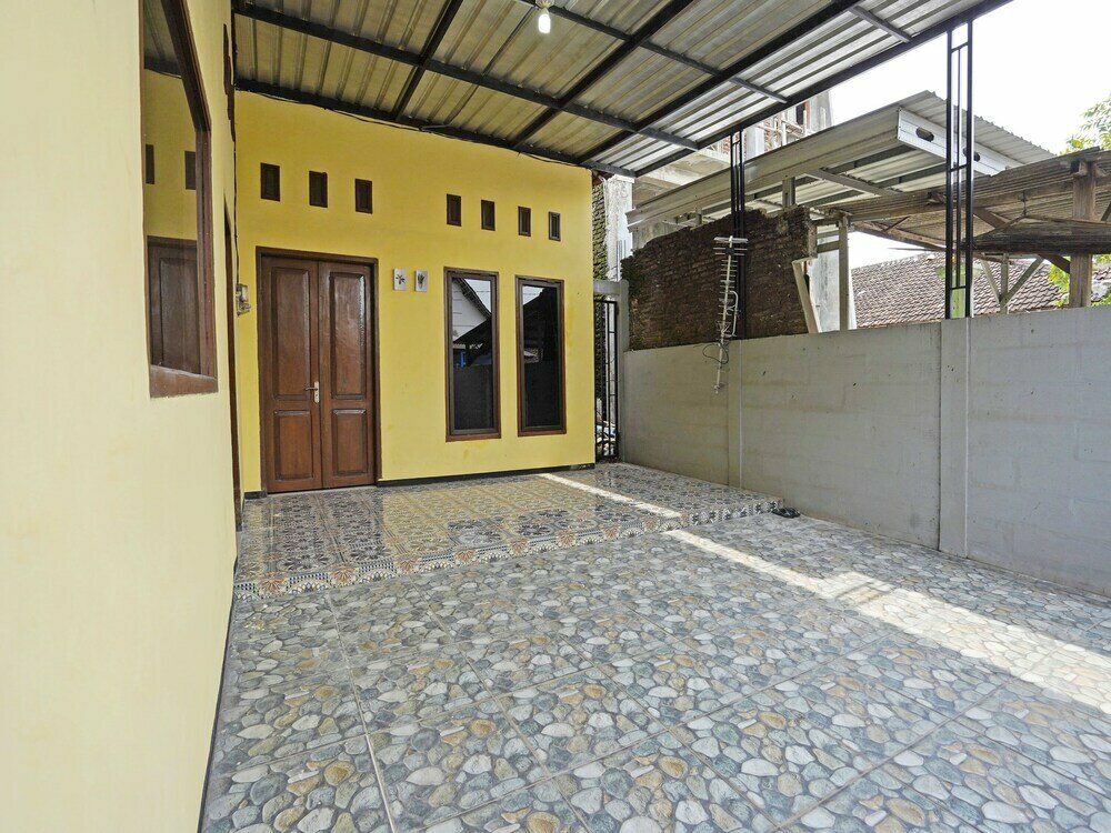 OYO Life 91869 Insan Mulia Kost Syariah