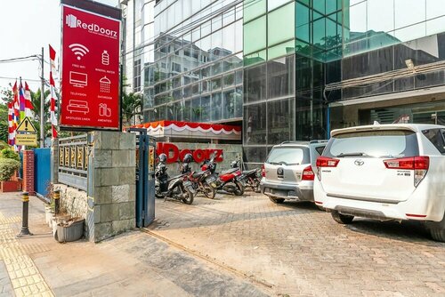 RedDoorz Plus near Taman Ismail Marzuki, Prenota Hotel Hotel 3 stelle a Jakarta Province, 3*