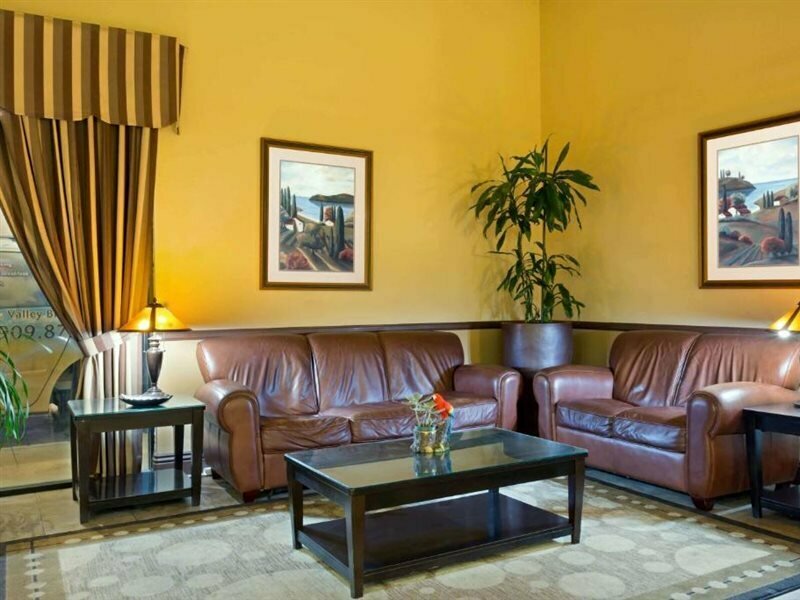 Days Inn by Wyndham Fontana Rialto