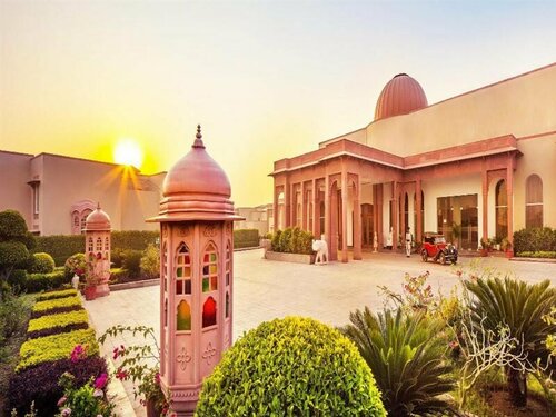 Orchha Palace and Convention Centre, Забронировать Отель Орчха штат Уттар-Прадеш
