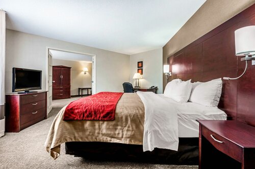 Comfort Inn & Suites, Забронировать Отель Отели Бордена с парковкой, Парковка