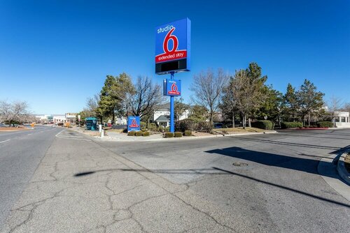 Studio 6 Albuquerque, NM - North, Varaa Mini-hotelli Minihotellit kohteessa Albuquerque, Mini-hotelli