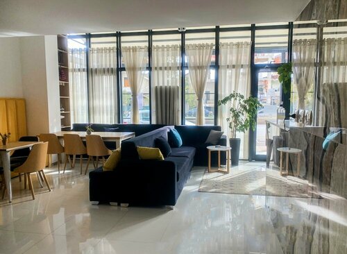 Park Hotel, Book Hotel Hoteller i Tirana County med parkering, Parkering