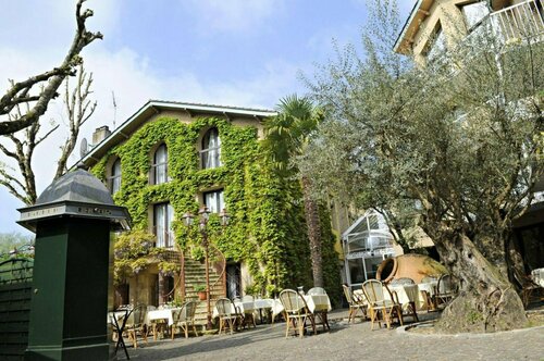 Citotel Le Chalet Lyrique, Rezerwuj Chalet Hotele w Graves z parkingiem, Parking