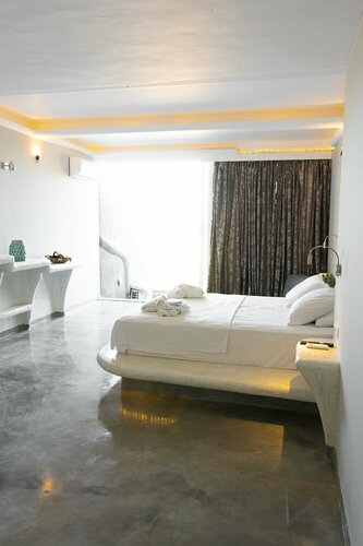 Demilmar Luxury Suites, Забронировать Отель Перисса Санторини