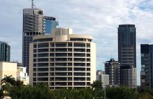 Point Residences, Забронировать Апартаменты/квартира Отели Брисбна с парковкой, рядом с Скалы Кангару-Пойнт, Парковка