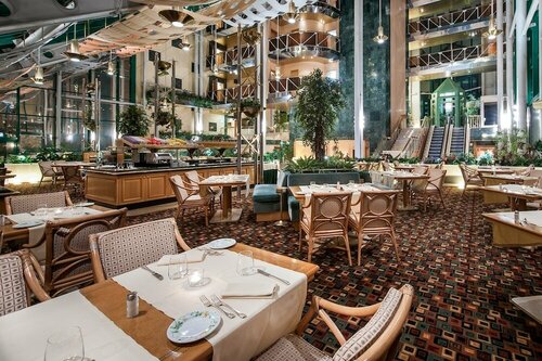 Royal Garden Assago Milano, Забронировать Отель Отели Ассаго с завтраком, рядом с Ассаго Миланофьори Норд, Завтраки
