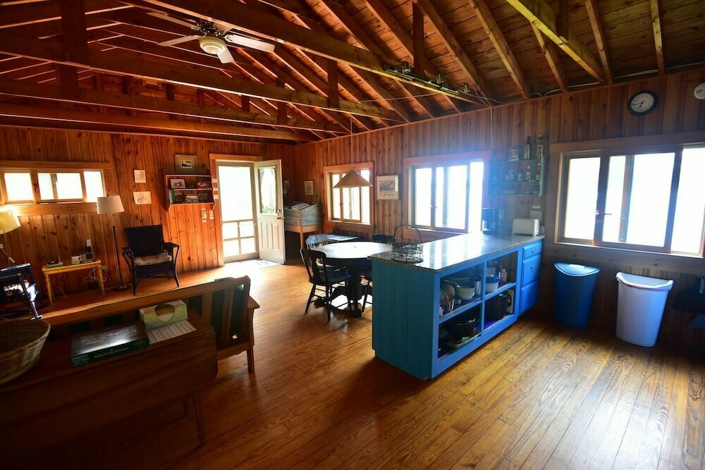 Cottage on Northwest Harbor