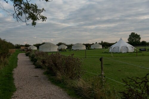 Lincoln Yurts, Varaa Hotelli Hotellit Lincolnshire pysäköinnillä, Pysäköinti