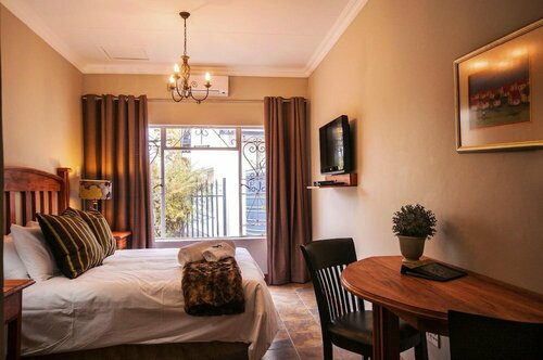 Cornerstone B&B, Book Bed and Breakfast Hoteller i Free State med parkering, Parkering