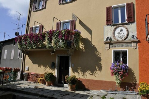 Arosio B&B, Book Bed and Breakfast Hoteller i Ticino med parkering, Parkering