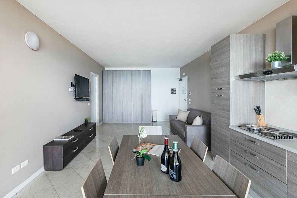 Residenza Miralago With Pool - Ground Floor Studio Apartment
