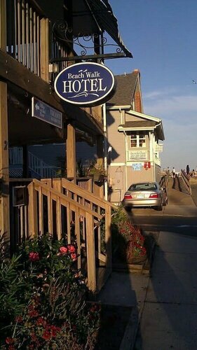 Beach Walk Hotel, Забронировать Отель Отели Оушен-Сити с парковкой, рядом с Trimper's, Парковка
