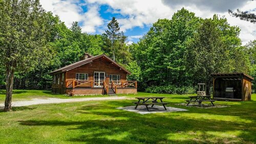 Les Chalets Tourisma - Le Pin Royal, Забронировать Шале Сен-Реймон Квебек