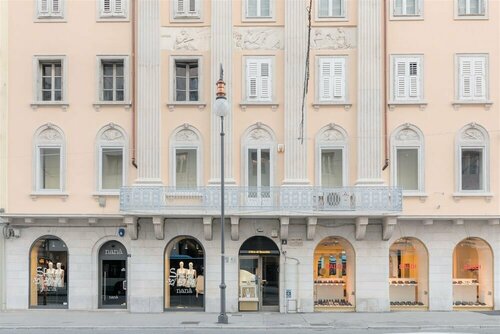 Emporio di Joyce, Забронировать Отель Триест Венеция-Джулия, рядом с Kleine Berlin