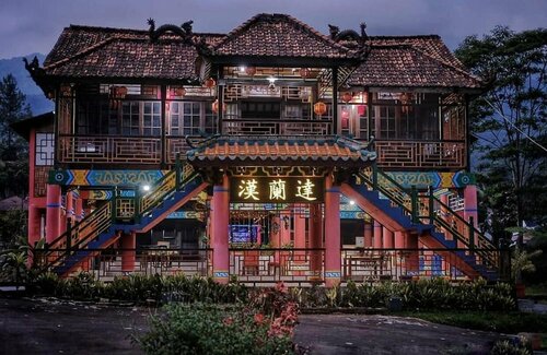 Villa Oriental Highlander, Varaa Hotelli Kabupaten-Bogor West Java