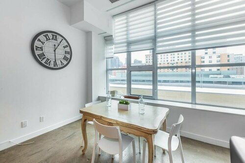 Posh And Luxury Stay In Downtown, Забронировать Отель Отели Торонто с парковкой, Парковка