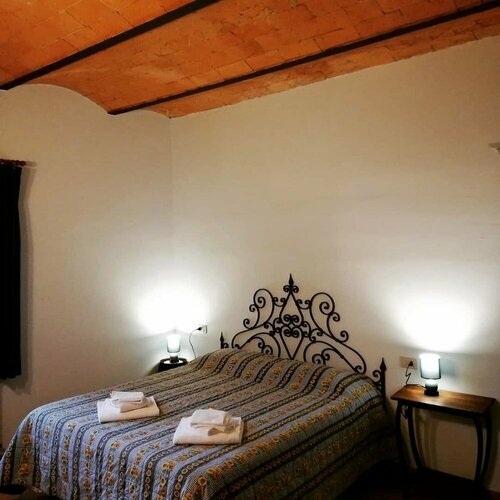 Agriturismo Le Rote, Забронировать Отель Отели Сан-Джиминьяно с парковкой, Парковка